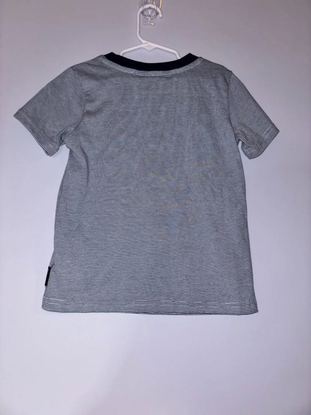 NWT Ben Sherman Boys Mini-Striped Crew Neck T-Shirt with Pocket